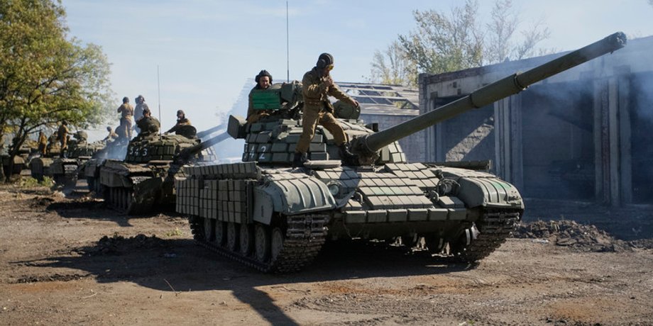Отвод танков пророссийскими боевиками / Фото: epa