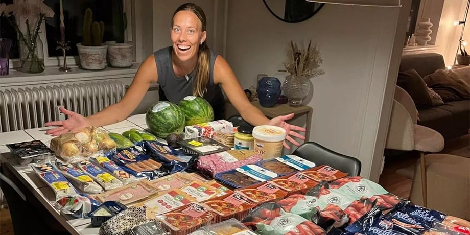 Софі з продуктами зі смітників