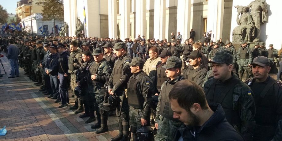 У здания ВР 14 октября / Фото: "Радио Свобода"