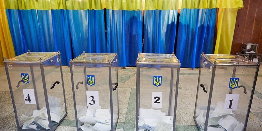 Кабинки для голосования, выборы, местные выборы, урны, бюллетени