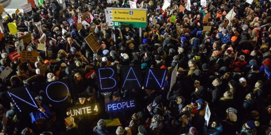 Акции протеста в аэропортах США / Фото: Getty Images