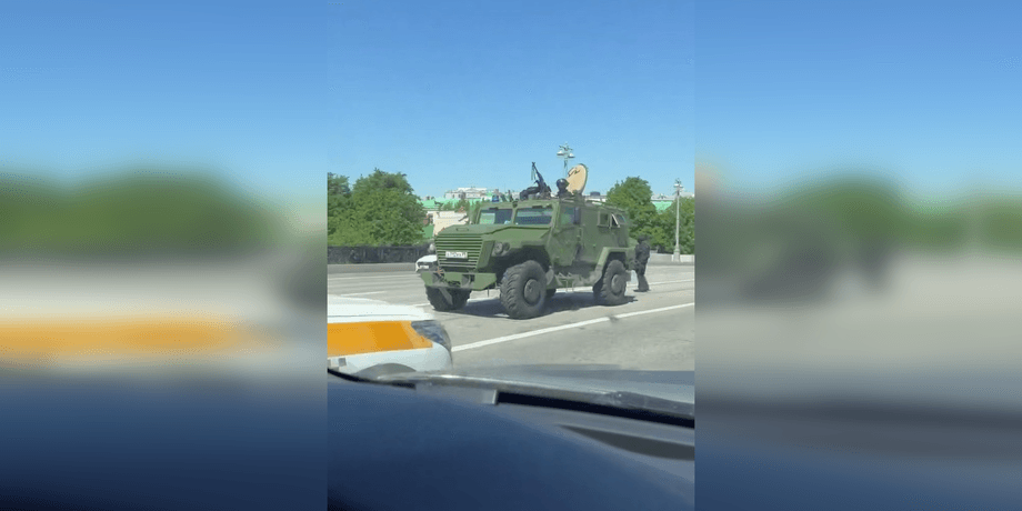 ПВО с РЭБ возле Кремля после атаки дронов на РФ