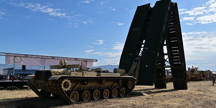 Мостоукладчик M60 AVLB