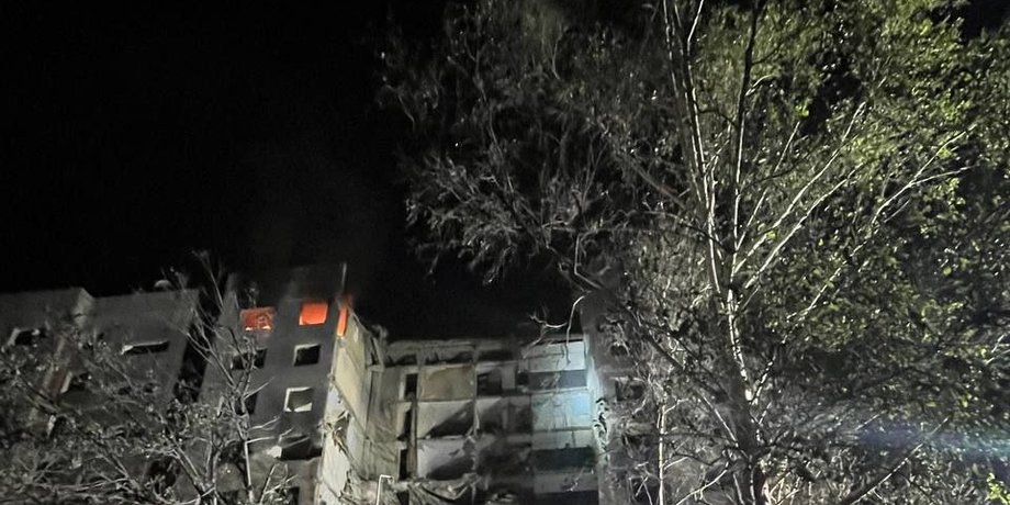 РФ вдарила по житловій дев'ятиповерхівці на Донеччині