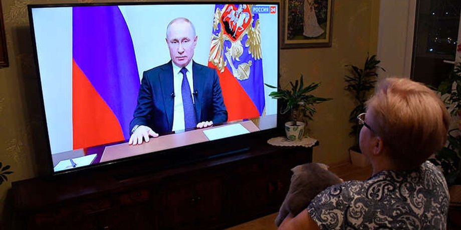 Женщина, телевизор, Путин