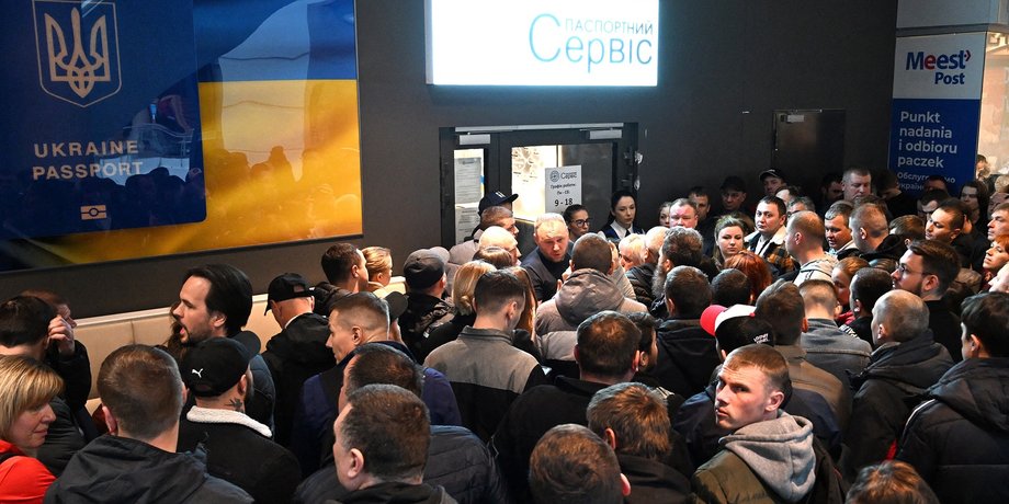 украинцы, Польша, паспортный сервис