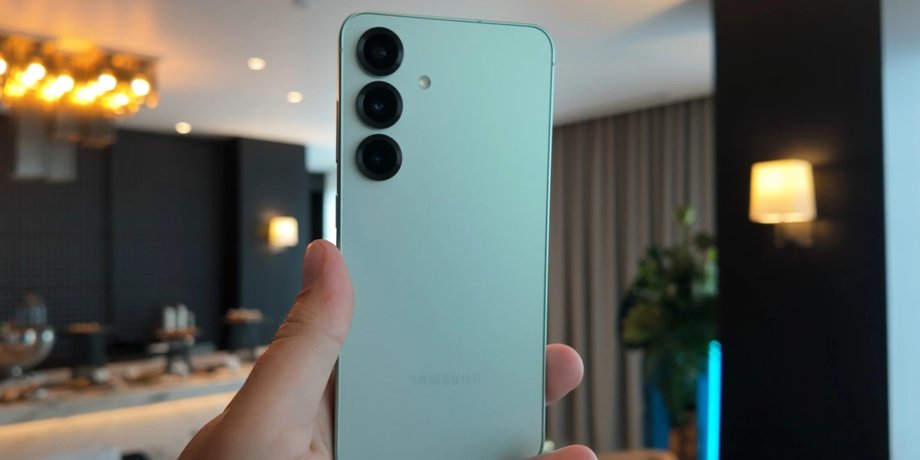 Смартфон Samsung Galaxy S25 Plus