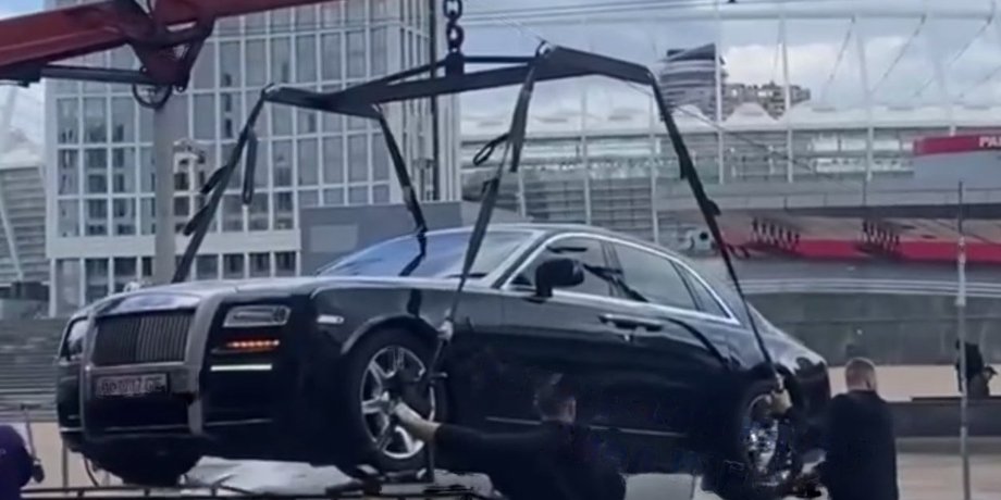 эвакуация роллс-ройс, эвакуаторы в Киеве, парковка в Киеве, Rolls-Royce Ghost