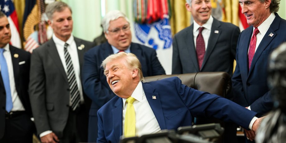 Дональд Трамп Девятизначная сумма: Трамп официально задекларировал огромный доход от криптовалютных проектов