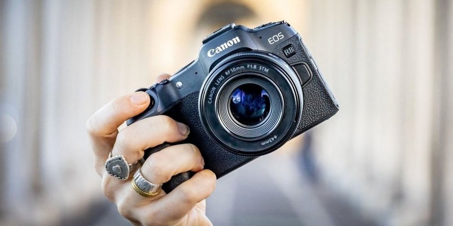 Фотоаппарат Canon EOS R8