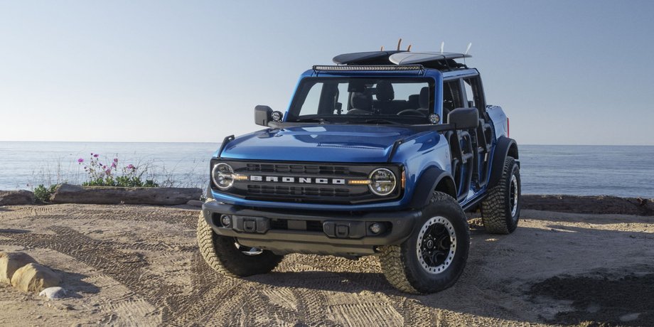 Ford представив позашляховик Bronco з унікальними дверима.