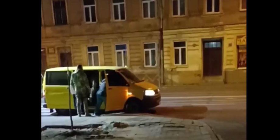 автобус львовского тцк