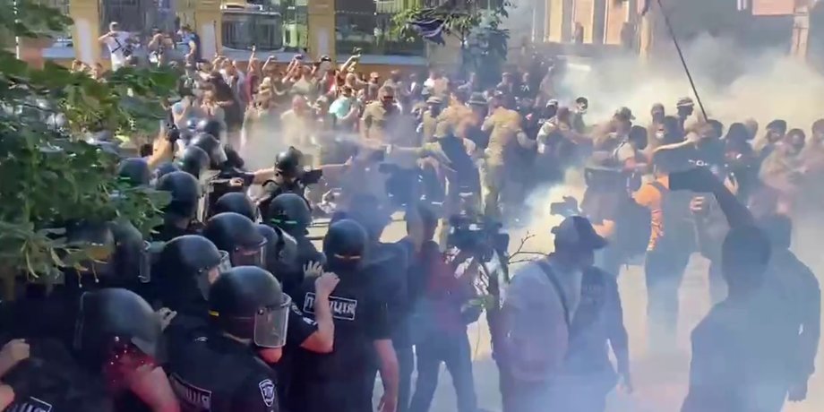 Нацкорпус Київ, протести Нацкорпуса, Нацкорпус під ОП, зіткнення Нацкорпуса і поліції