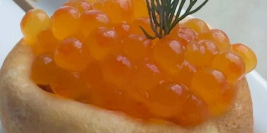 закуска с икрой