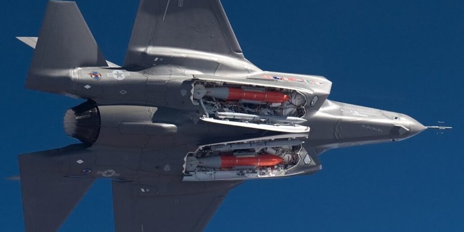 Бомба B61-12 на F-35A