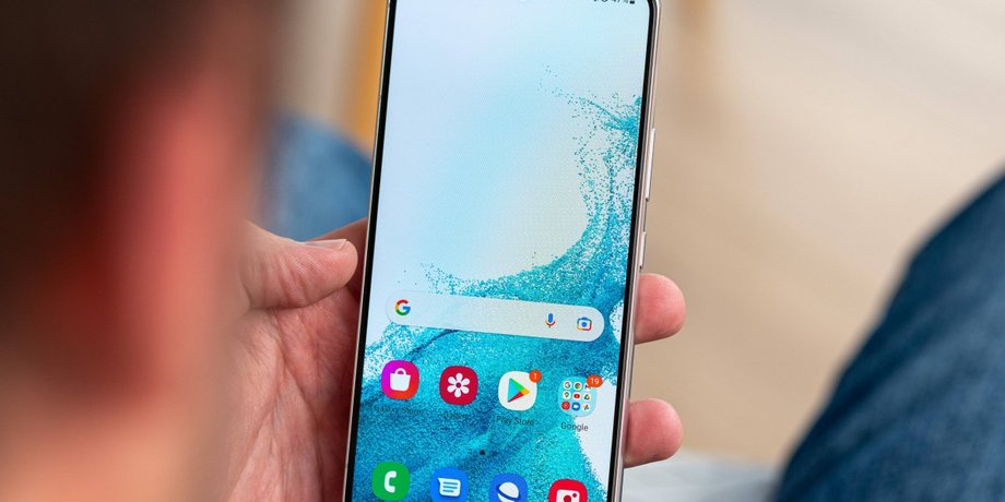 Samsung Galaxy S22 смартфон