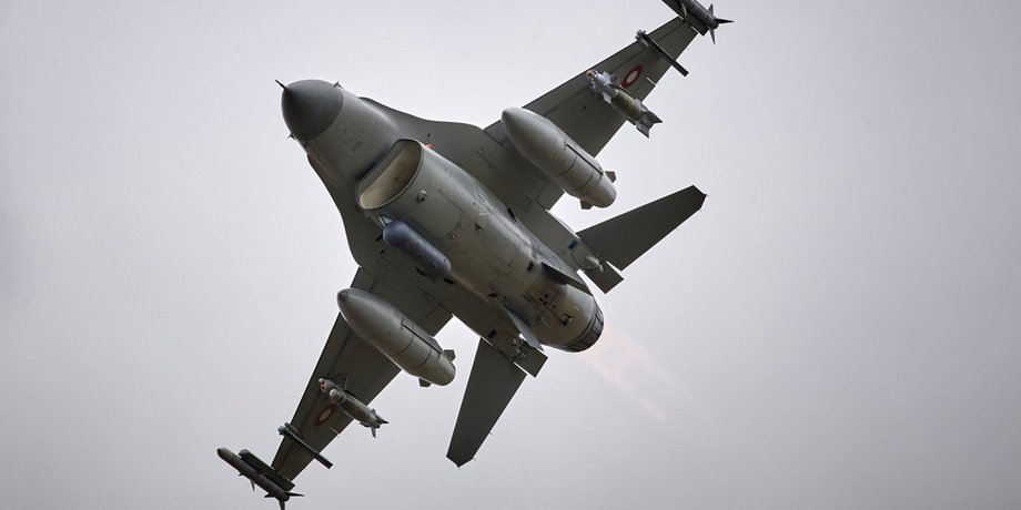 літак F-16