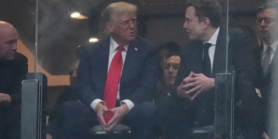 Илон Маск и Дональд Трамп на похоронах Чарли Кирка