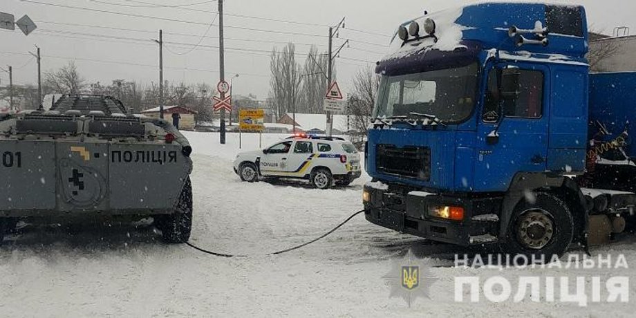 снегопад, непогода, снегопады, ограничение передвижения, Киев, бронетранспортеры, БТР