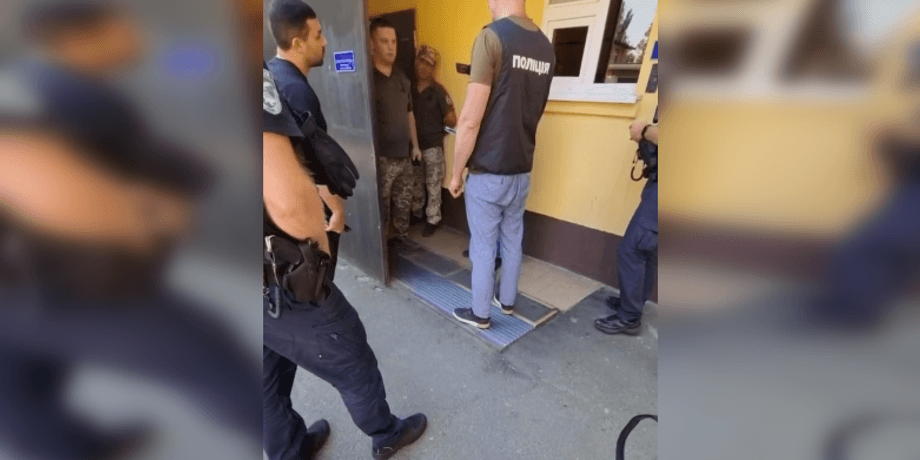 тцк обыск, военкомат полиция, обыски в ТЦК, обыски в ВВК, военкомат,