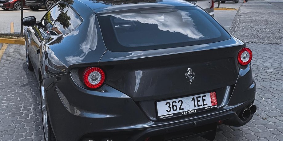 Ferrari FF, суперкар Ferrari FF, новий Ferrari FF, купе Ferrari FF, розмитнення авто, безкоштовна розмитнення