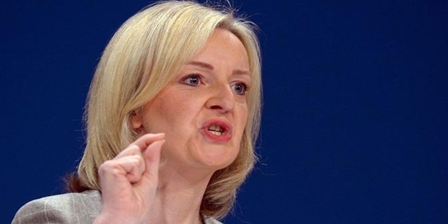 Ліз Трасс, голова британського міду, постачання зброї в Україну,