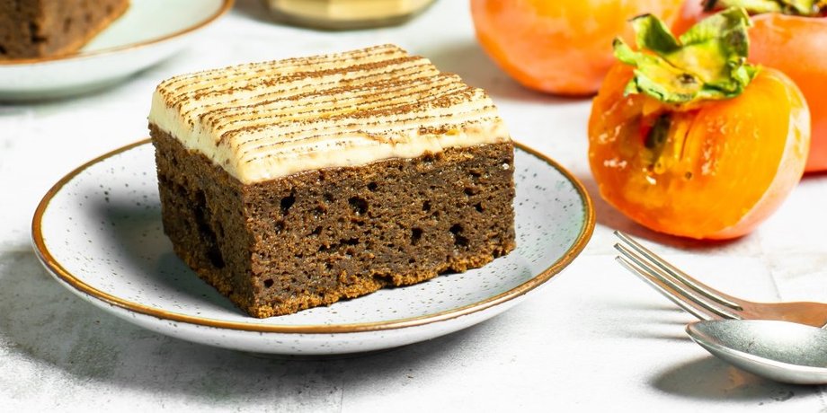 Шоколадный торт с хурмой и ореховым кремом, торт с хурмой, хурма, десерт