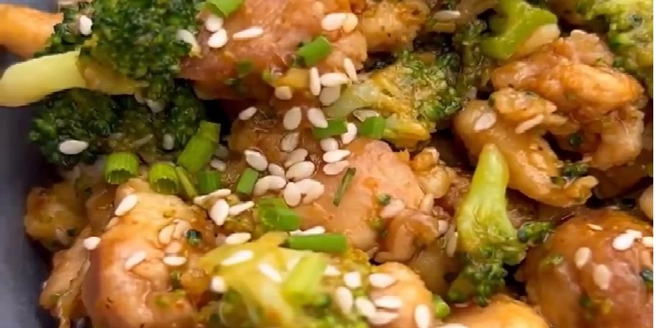 курица с брокколи, куриное мясо, брокколи