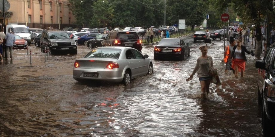 москва опади, злива в москві, дощ москва