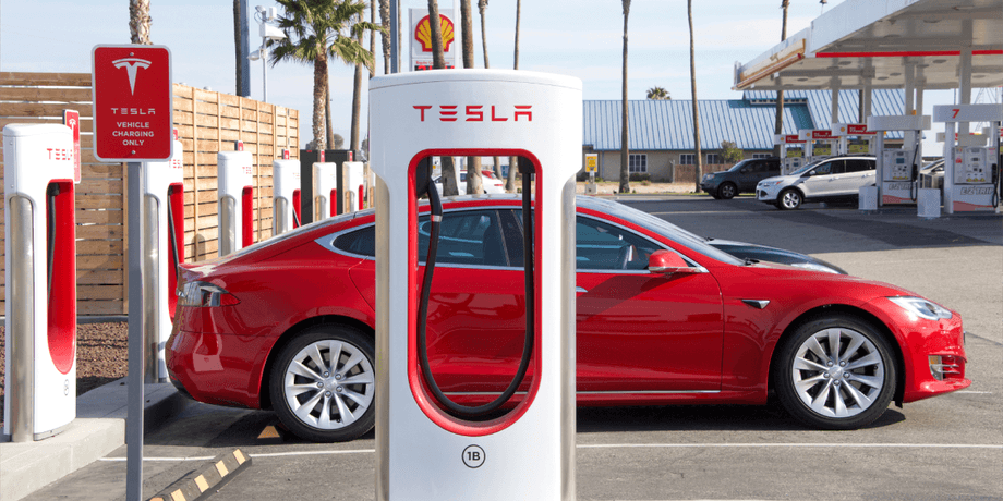 Быстрые станции зарядки Supercharger будут готовы заряжать любые электромобили.