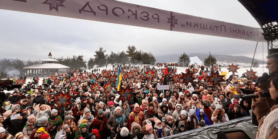 массовое исполнение колядки, там во Бахмуті, рекорды Украины, фестиваль Різдвяні пташки, рекорд по исполнению колядки