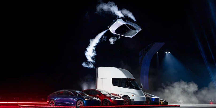 Автомобиль Tesla Roadster
