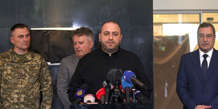 Умєров, міністр оборони України, стамбул