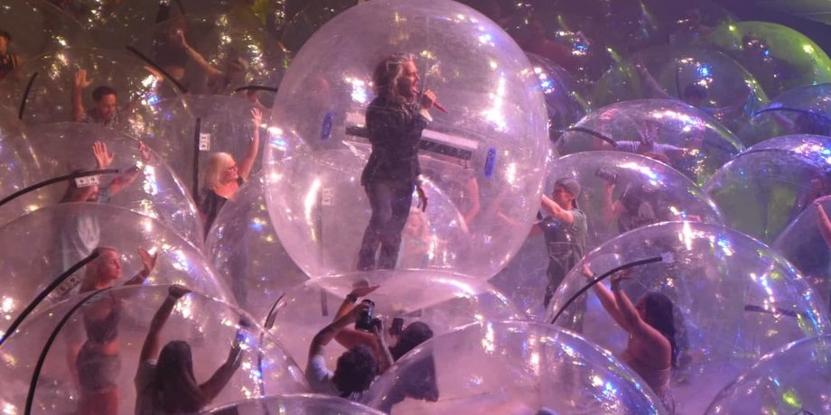 Flaming Lips, рок-концерт, пузыри, сферы, карантин