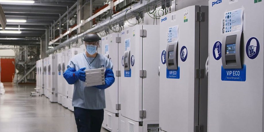 Холодильники, вакцина Pfizer, фото