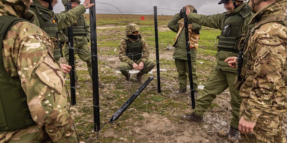 Учения в Британии, переговоры Британия войска, британские военные, западные военные, Великобритания военные, Великобритания инструкторы, Британия война РФ, Британия Джон Хили
