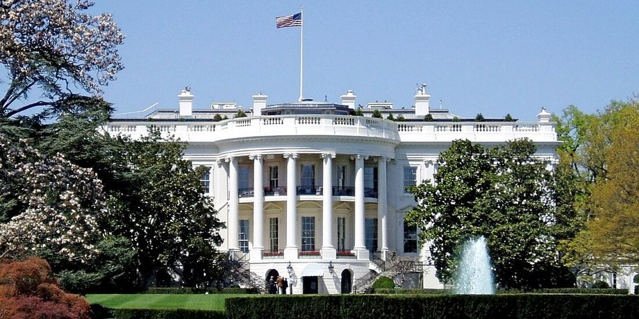 У Білому домі скасували санкції проти нафти РФ