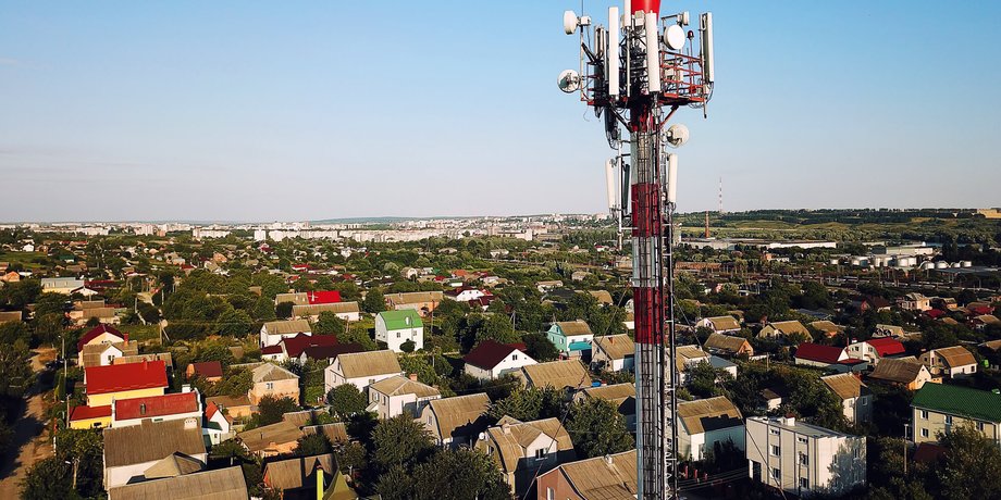 Відключення мобільного зв'язку під час дронових атак обговорюють в Україні