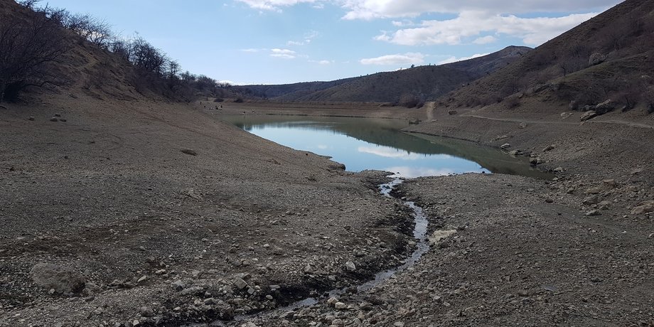 озеро смарагдове, гірське озеро в криму, посуха в криму