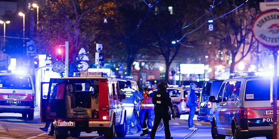 Полиция на месте теракта в Вене
