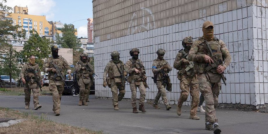 Бійці центру "Альфа" СБУ під час конфлікту з ГУР 2 вересня фото бійців центру Альфа СБУ під час конфлікту з ГУР 2 вересня