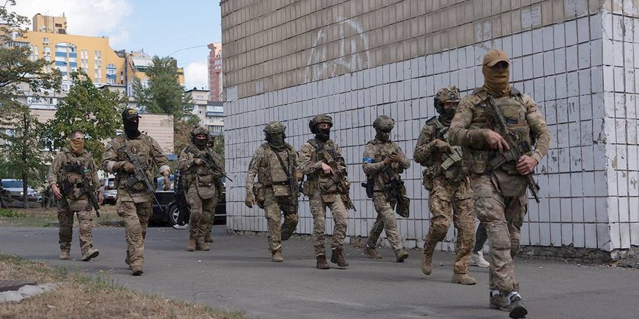 Спецпризначенці центру "Альфа" на місці стрілянини у Києві 2 вересня