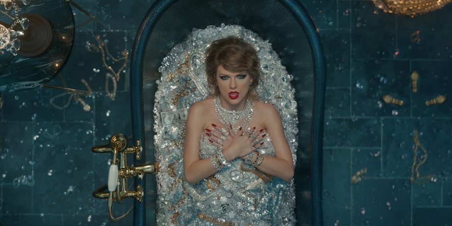 Кадр из клипа Taylor Swift "Look What You Made Me Do"