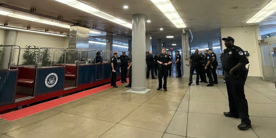 Полиция Капитолий, полиция Сенат США, полиция США, полиция Вашингтон