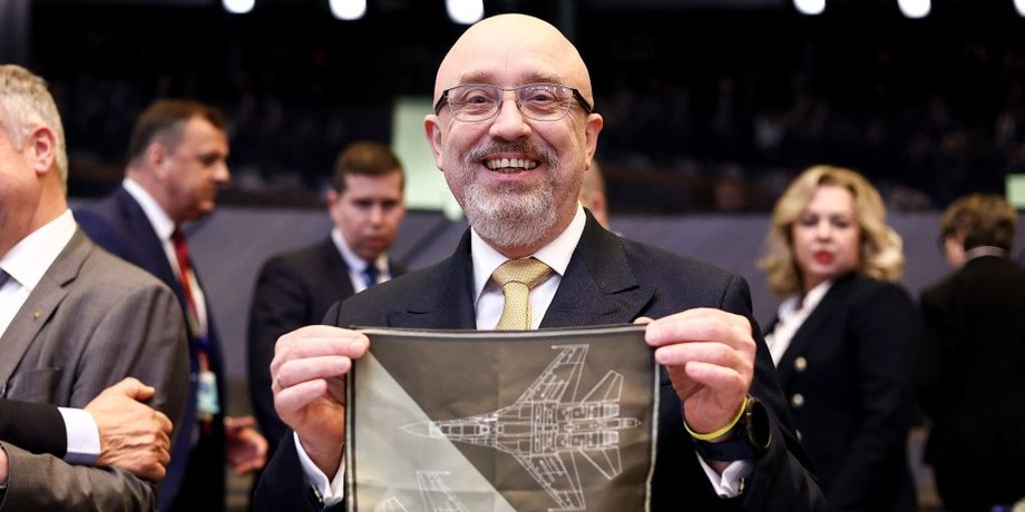Министр обороны Украины, Алексей Резников, рамштайн, резников платок, резников самолеты, резников вооружение, резников в брюсселе