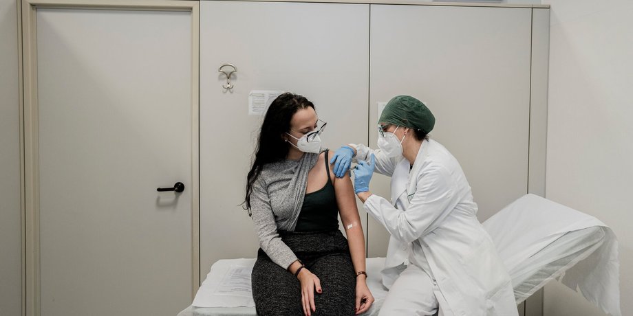 вакцинация, вакцинация от коронавируса, коронавирус вакцинация