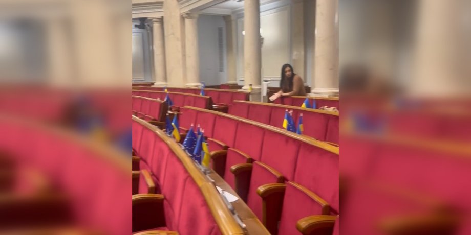 Сесійна зала Верховної Ради, законопроєкт про мобілізацію, Верховна Рада законопроєкт, Верховна Рада мобілізація, Железняк про мобілізацію, Железняк про законороєкт