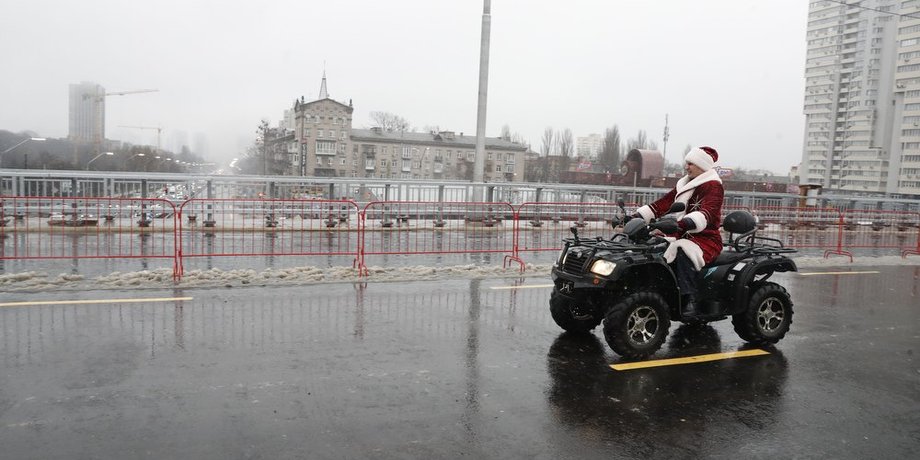 Шулявский мост, кличко, квадроцикл, дед мороз