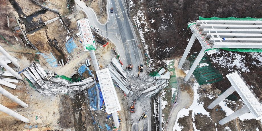 обрушение моста, упал мост, упал путепровод, южная корея, сеул
