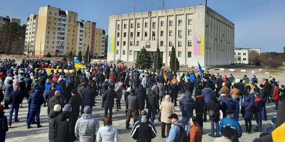 славутич, оккупанты в славутиче, митинг славутич